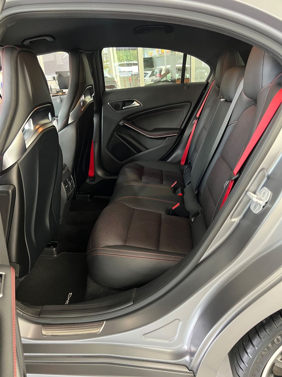 Fahrzeugabbildung Mercedes-Benz A 45 AMG 4Matic*MATT-GRAU*PERFORMANCE SITZE&AUSP