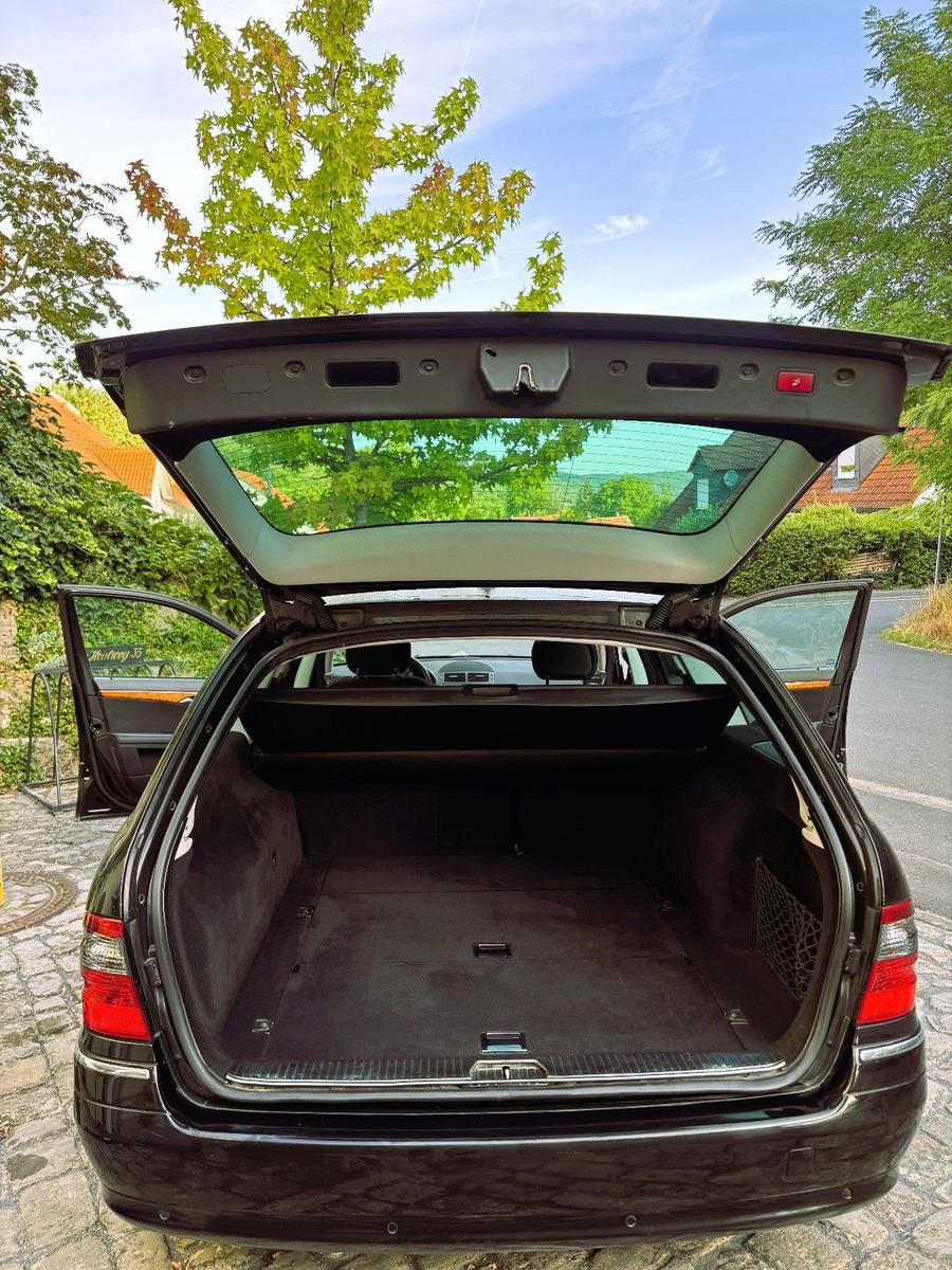 Mercedes-Benz E220 2006 — photo 11
