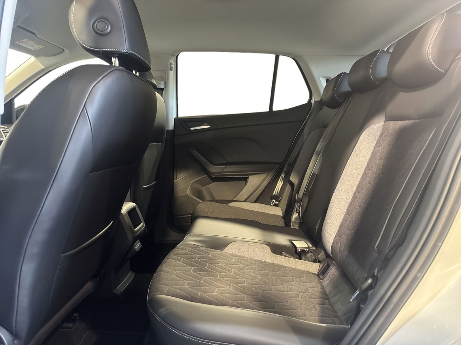 Volkswagen T-Cross - Bild 10