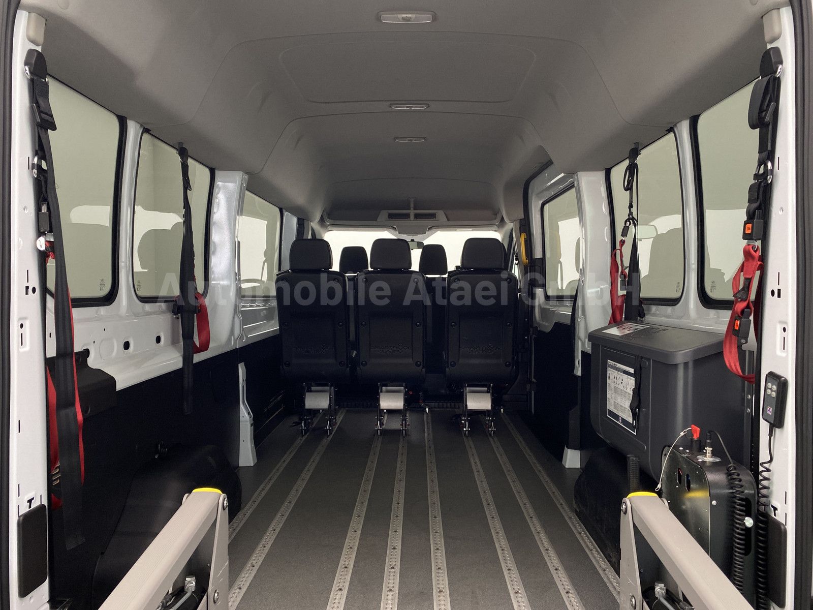 Fahrzeugabbildung Ford Transit 350 L3 *Rollstuhl-Lift* Standheiz 2916
