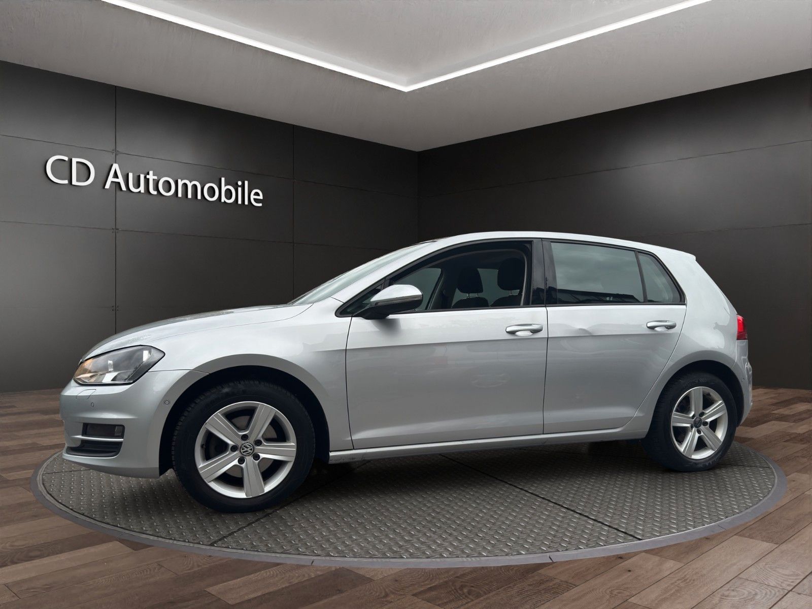 Fahrzeugabbildung Volkswagen Golf VII  Comfortline BMT Navi/Panorama/2X PDC /