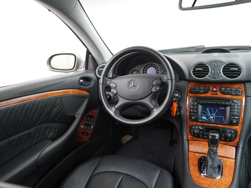 Mercedes-Benz CLK 240 Coupé Elegance Youngtimer Leder Comand n