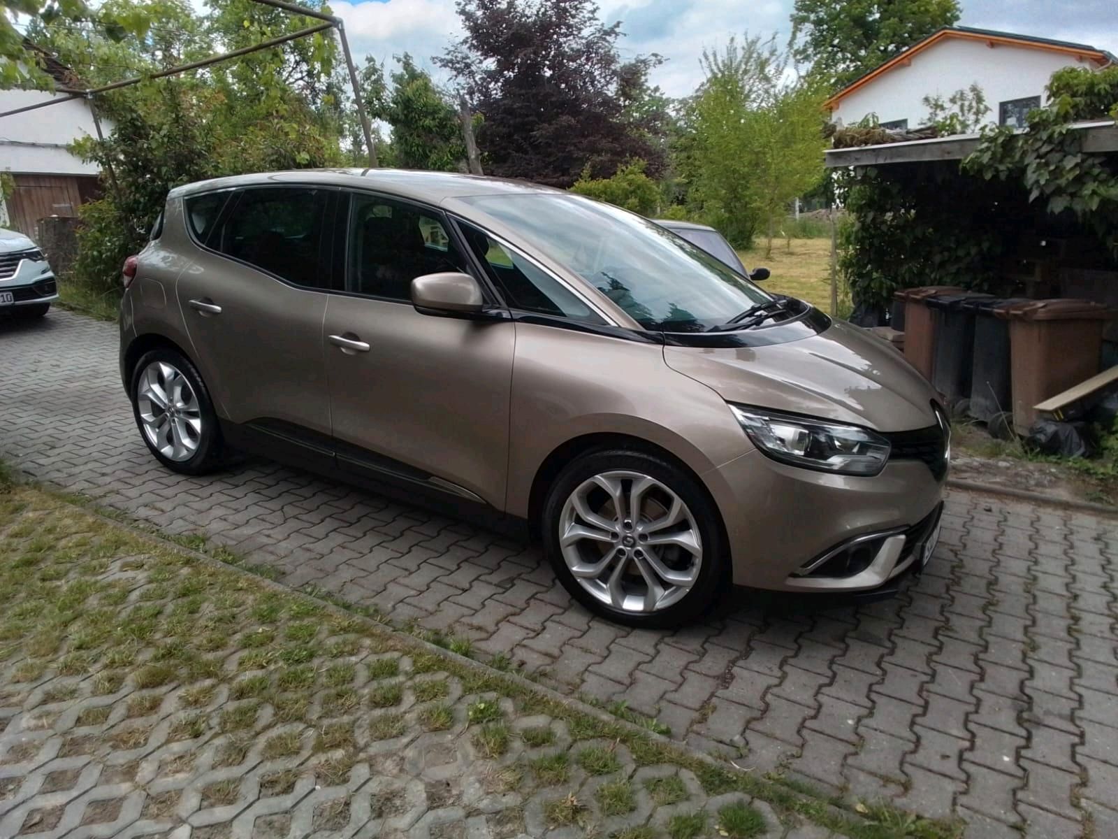 RENAULT Scenic