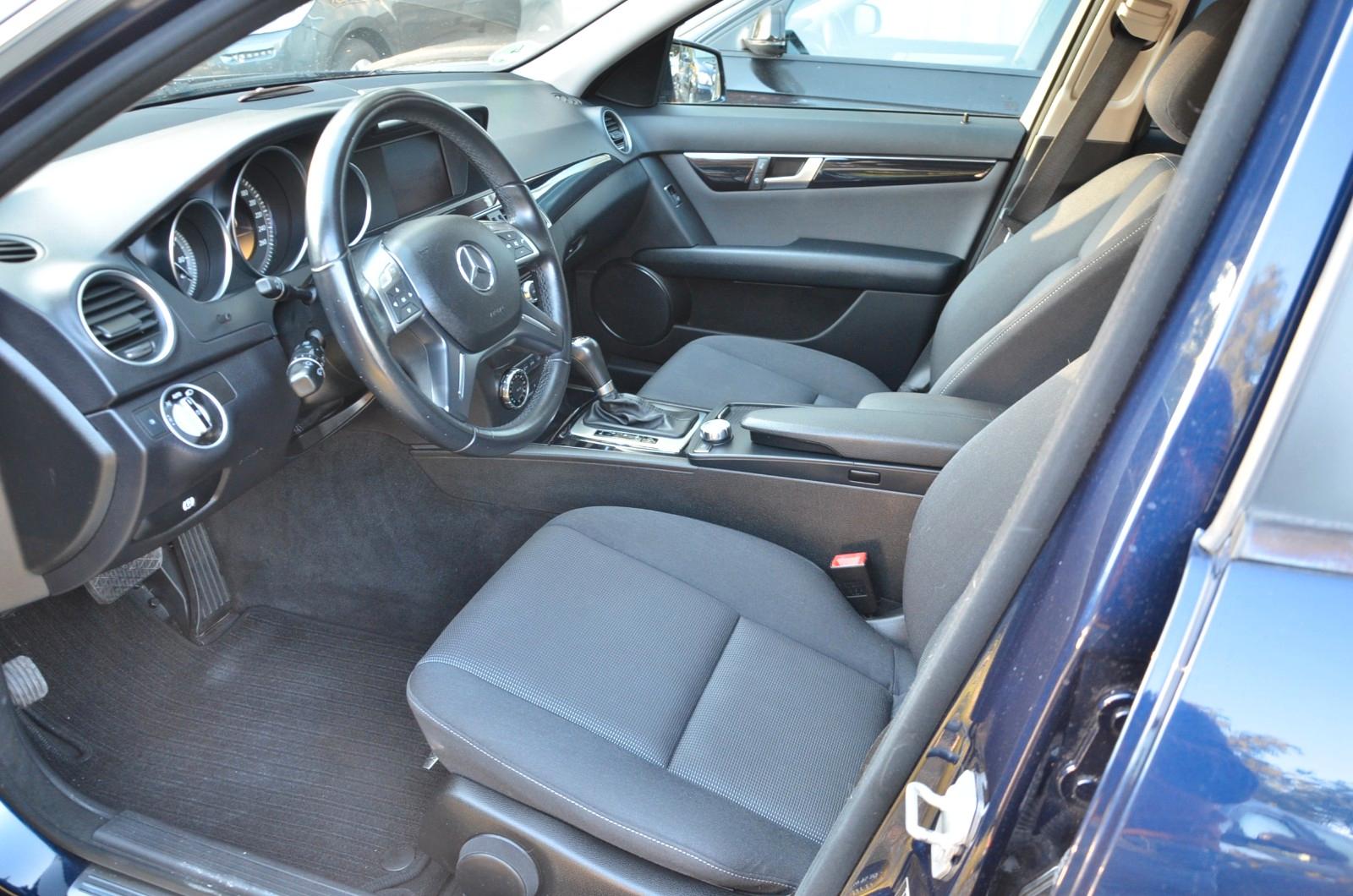 Mercedes-Benz T-Modell C 180 CGI Automatik Navi Xenon Tüv neu