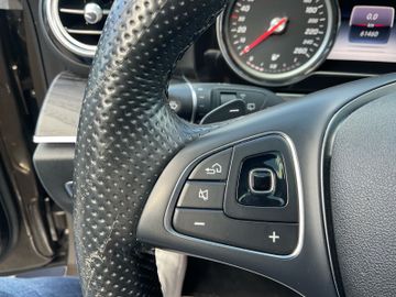 Mercedes E 200 - 12
