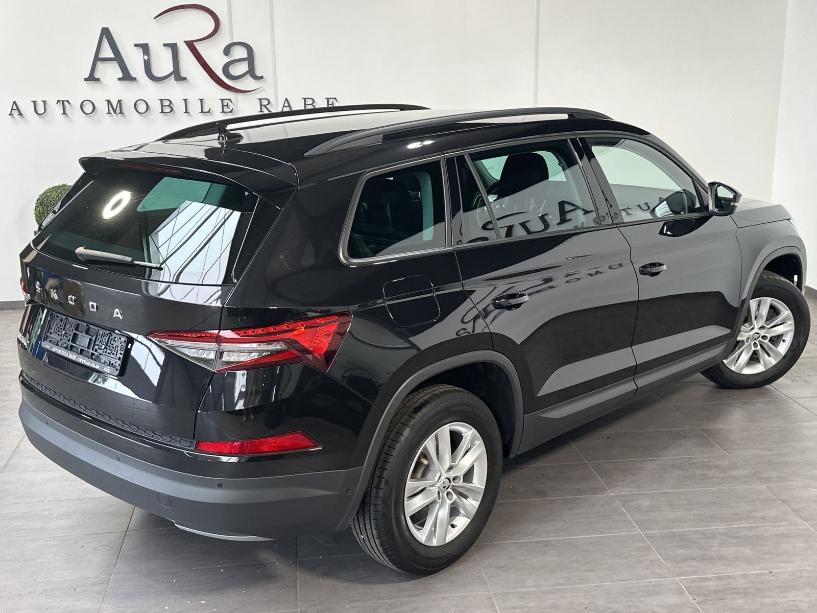 Fahrzeugabbildung SKODA Kodiaq Ambition NAV+LED+ACC+AHK+KAMERA+CARPLAY