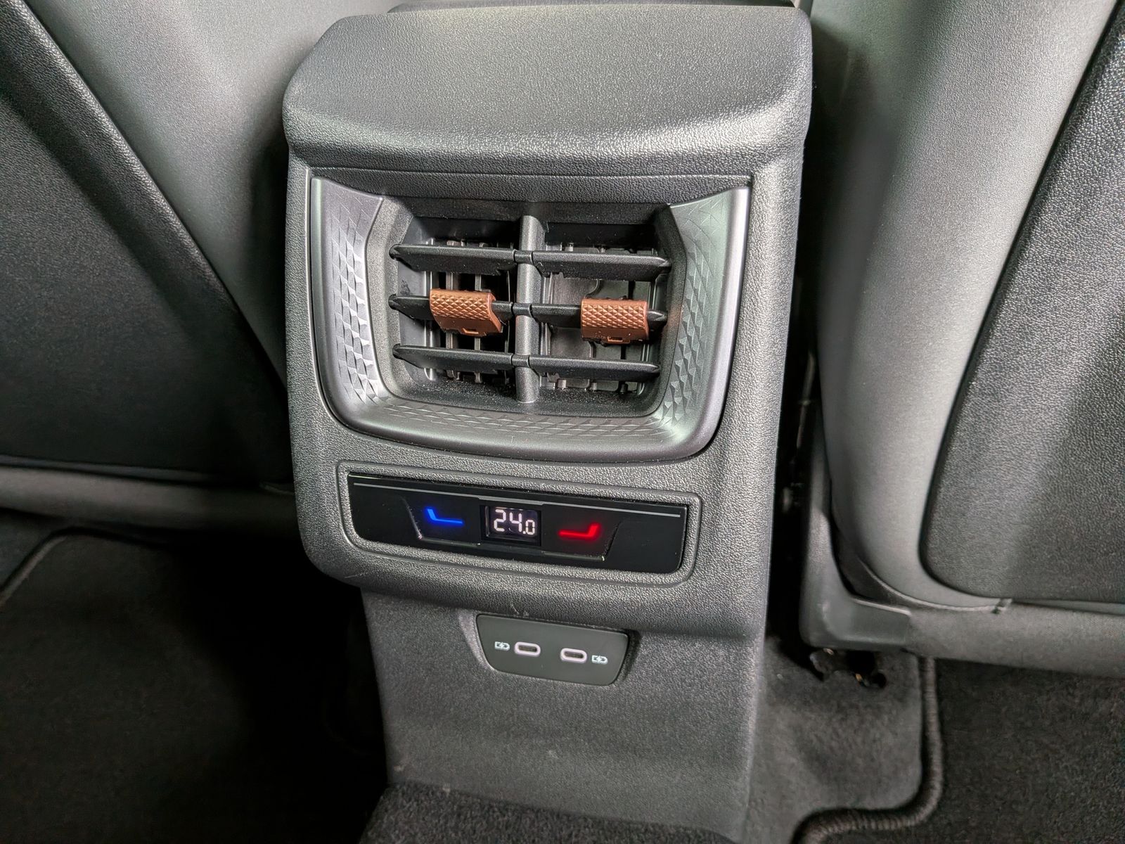 Изображение автомобиля CUPRA Terramar 1.5eTSI HUD DCC Matrix Pano Sennh. 20".