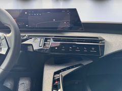 PEUGEOT 3008 Neuer Allure HYBRID 136 e-DSC Navi 19