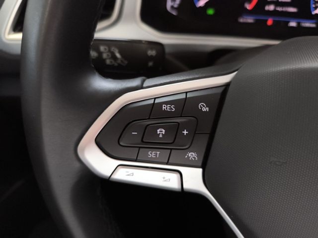 Fahrzeugabbildung Volkswagen T-Roc 1.5 TSI OPF DSG Goal LED-PLUS NAVI ACC RÜC