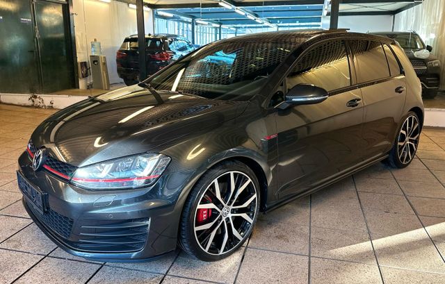 Volkswagen Golf VII Lim. GTI Performance BMT KAMERA