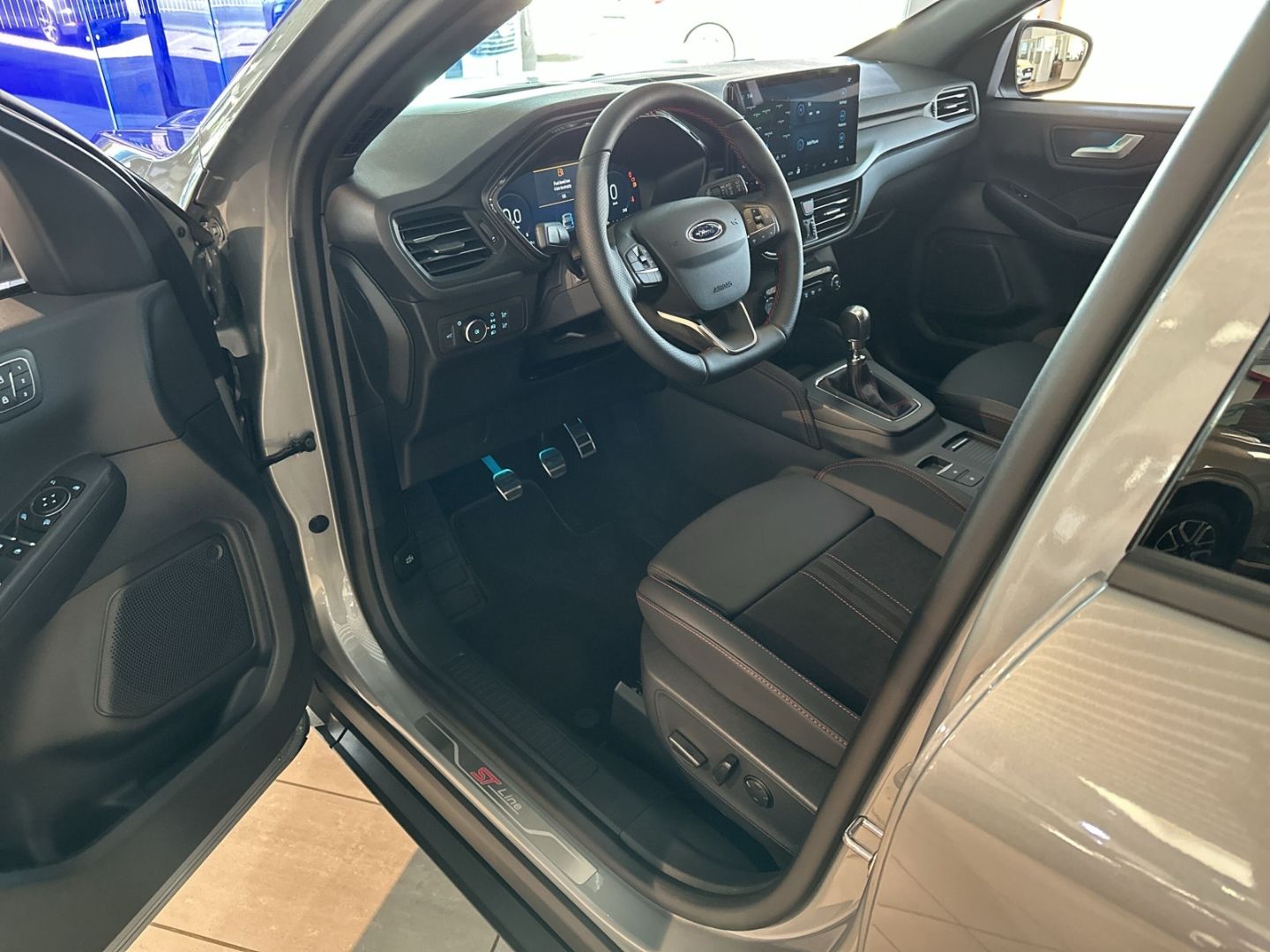 Fahrzeugabbildung Ford Kuga ab 335€ netto mtl. ST-Line X HUD El. Panoda