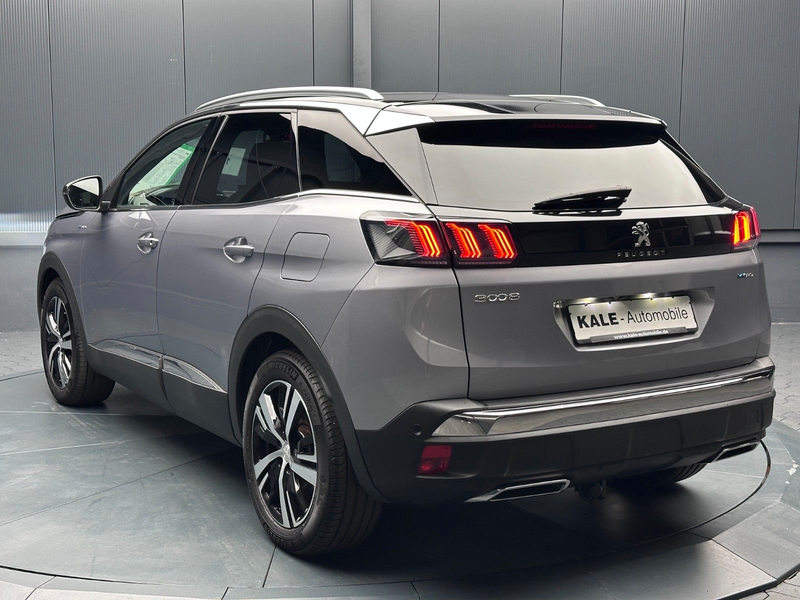 Peugeot 3008 GT Hybrid 225 *PANORAMA*Night Vision*AHK* imagem 3