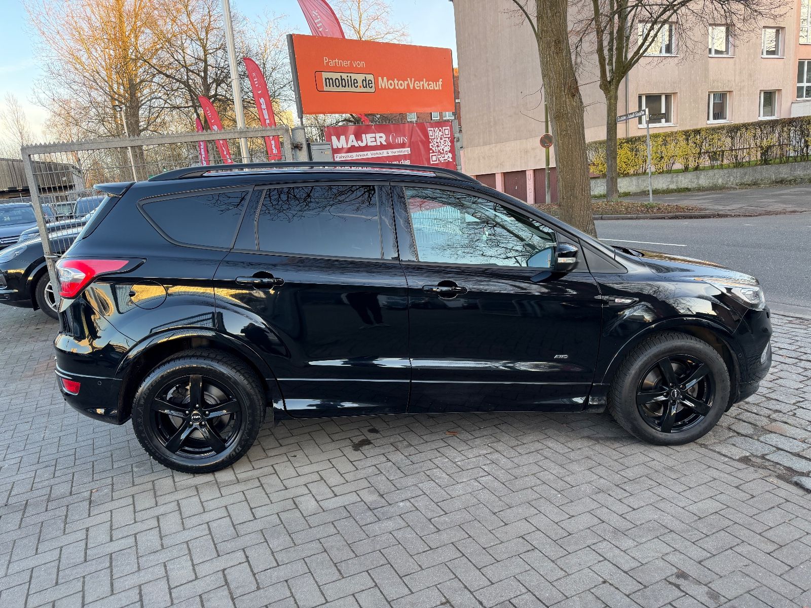 Fahrzeugabbildung Ford Kuga ST-Line ALLRAD*PANO*ALCANTARA*AHK*