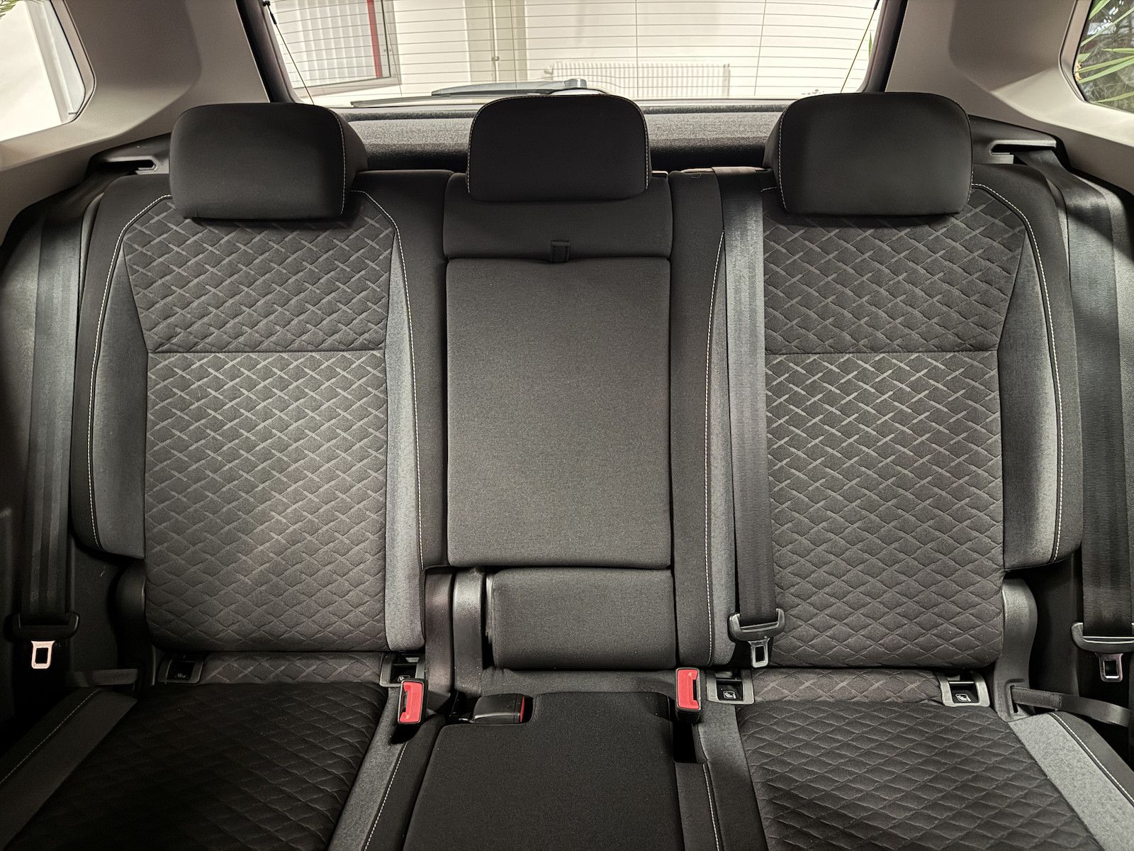 Fahrzeugabbildung Volkswagen Tiguan 2.0 TDI Join DSG/LED/Navi/Spur/VZE/Ahk