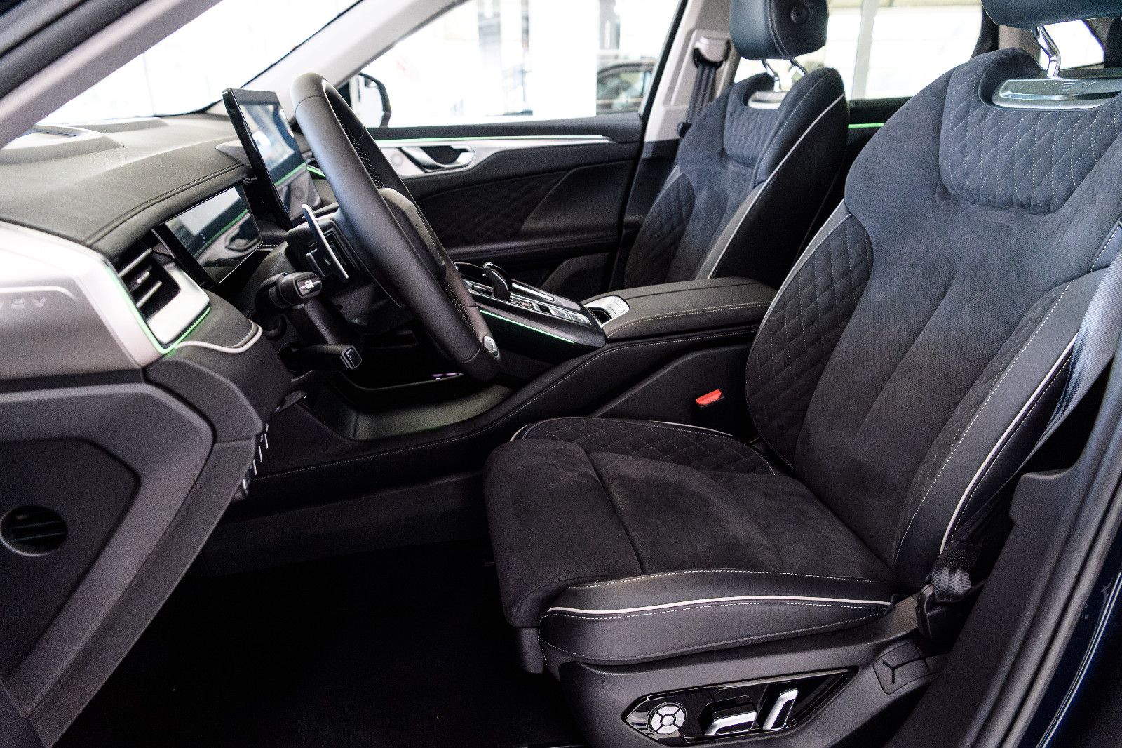 Fahrzeugabbildung GWM Wey 05 2.0 PHEV LUXURY 4WD Sitzpaket