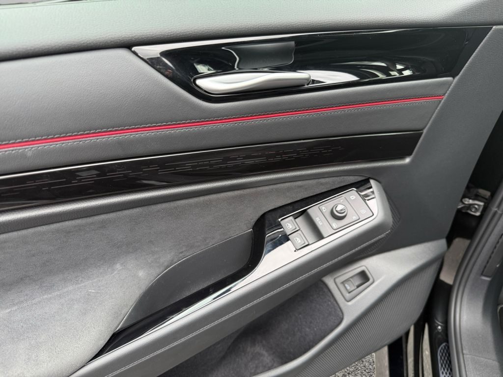 Fahrzeugabbildung Volkswagen ID.7 Tourer 4Motion GTX AHZV DCC Voll