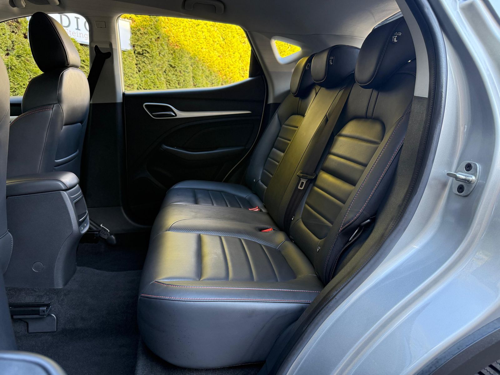 Fahrzeugabbildung MG ZS 1.5VTi Aut. Luxury LEDER+LED+NAV+SHZ+KAM+ACC+