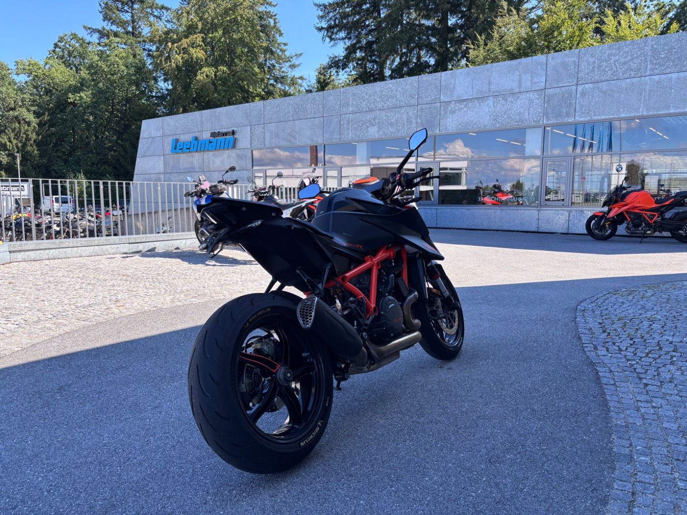 Fahrzeugabbildung KTM 1290 Super Duke R, Remus, Kurzer KZH, TechPack,