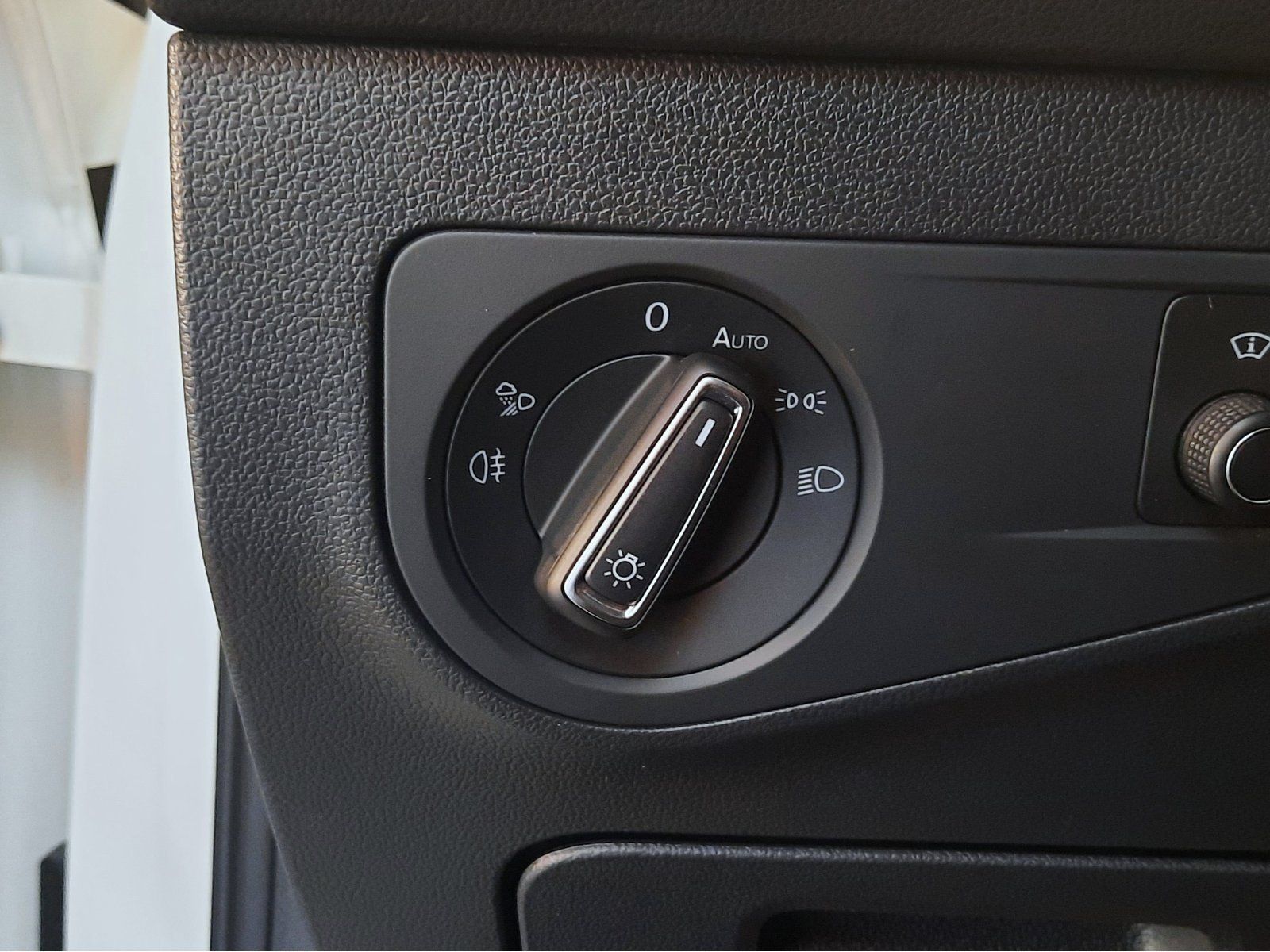 Fahrzeugabbildung Volkswagen Tiguan Allspace R-Line TDI 4M *Standhzg*Panodach