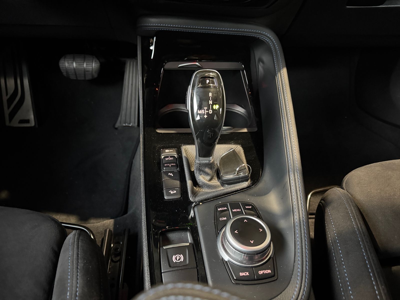 Fahrzeugabbildung BMW X2 xDrive M35 i HUD RFK LED