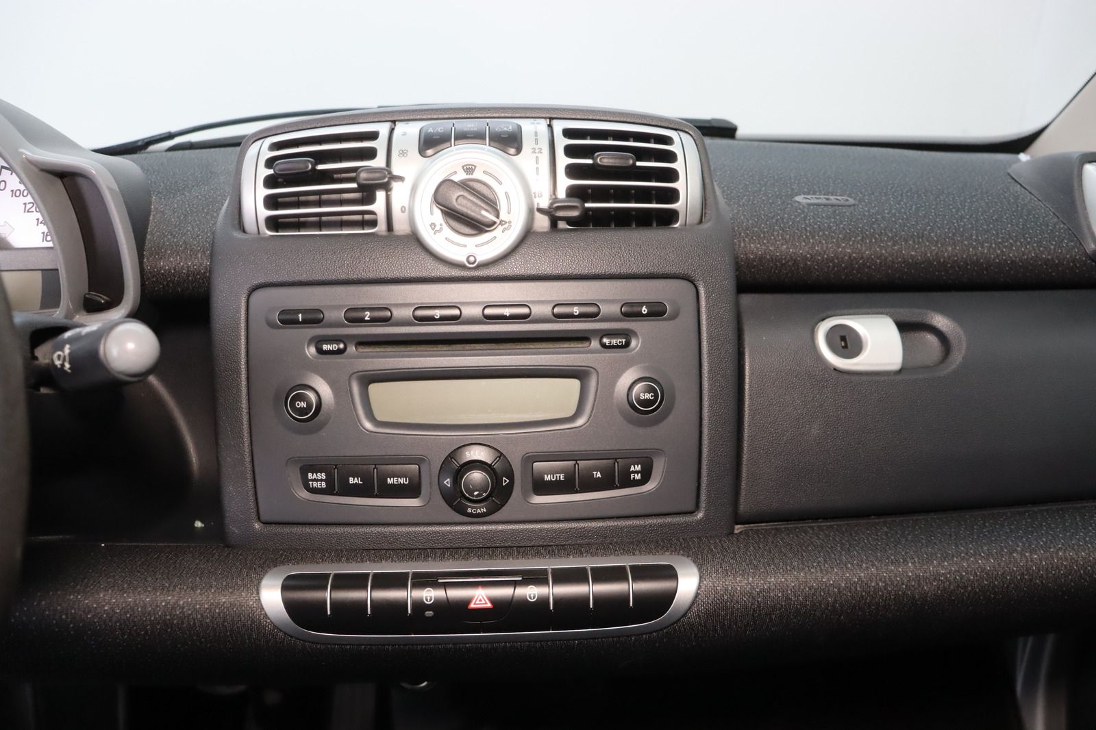 Fahrzeugabbildung Smart fortwo coupe 1.0 mhd passion