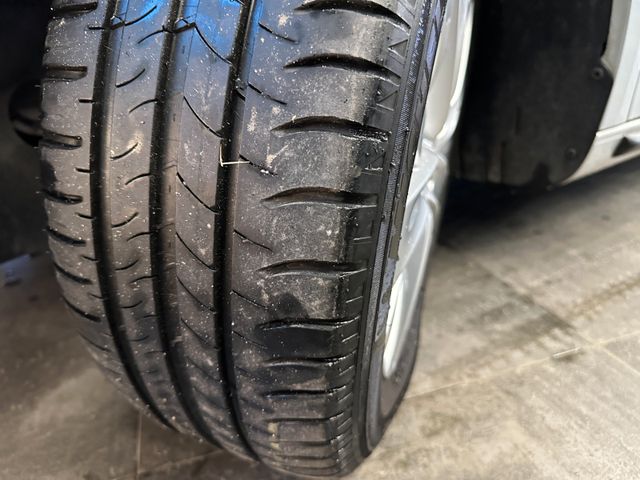 MYAUTOCENTER – Gebraucht- und Jahreswagen mit Werkstattservice in Pfaffenhofen Volkswagen Touran Comfortline BMT *1.HAND*AHK*TEMPO*KLIMA*