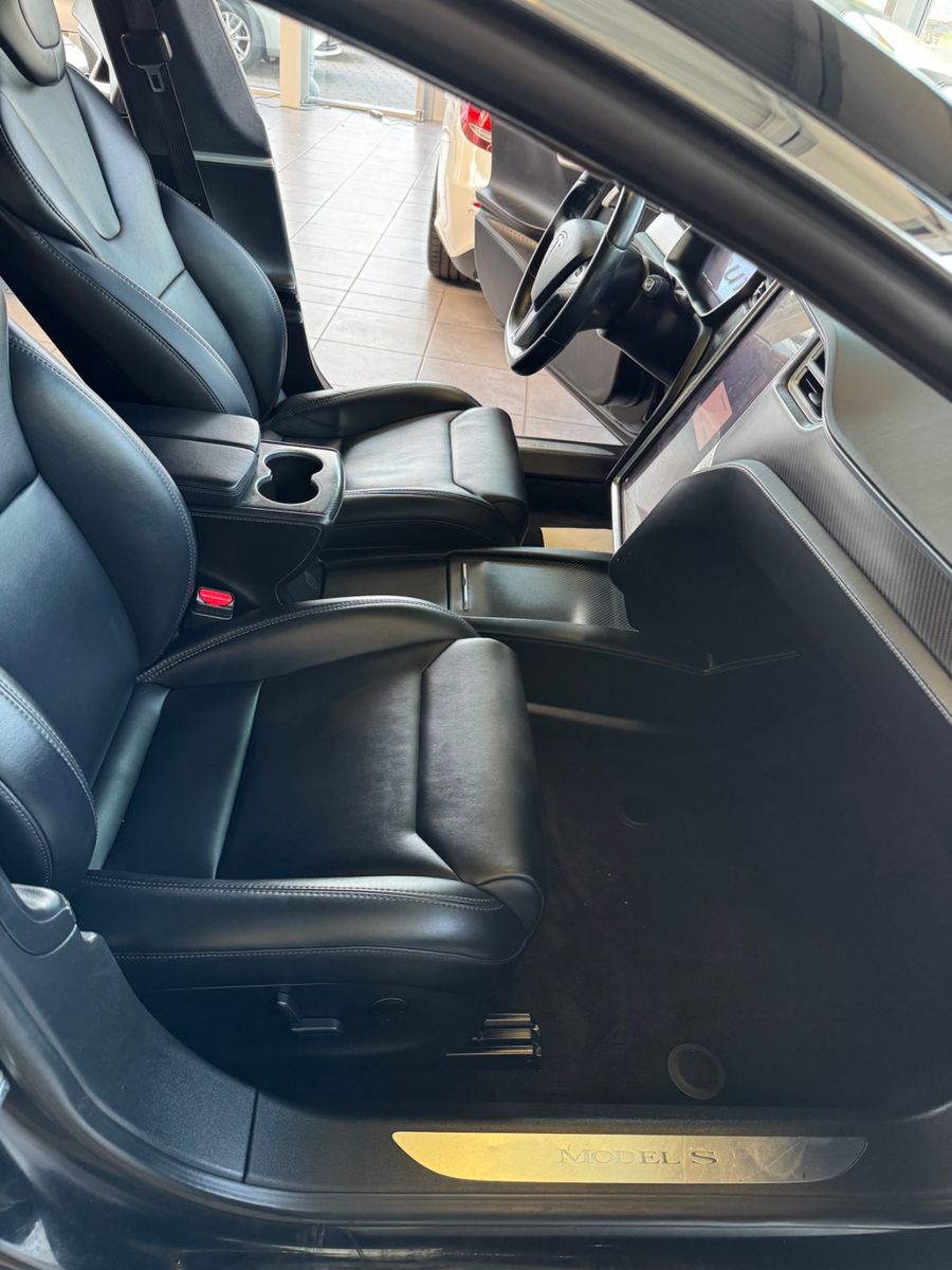Fahrzeugabbildung Tesla Model S /Panodach/20Zoll/Vollleder-Sportsitze