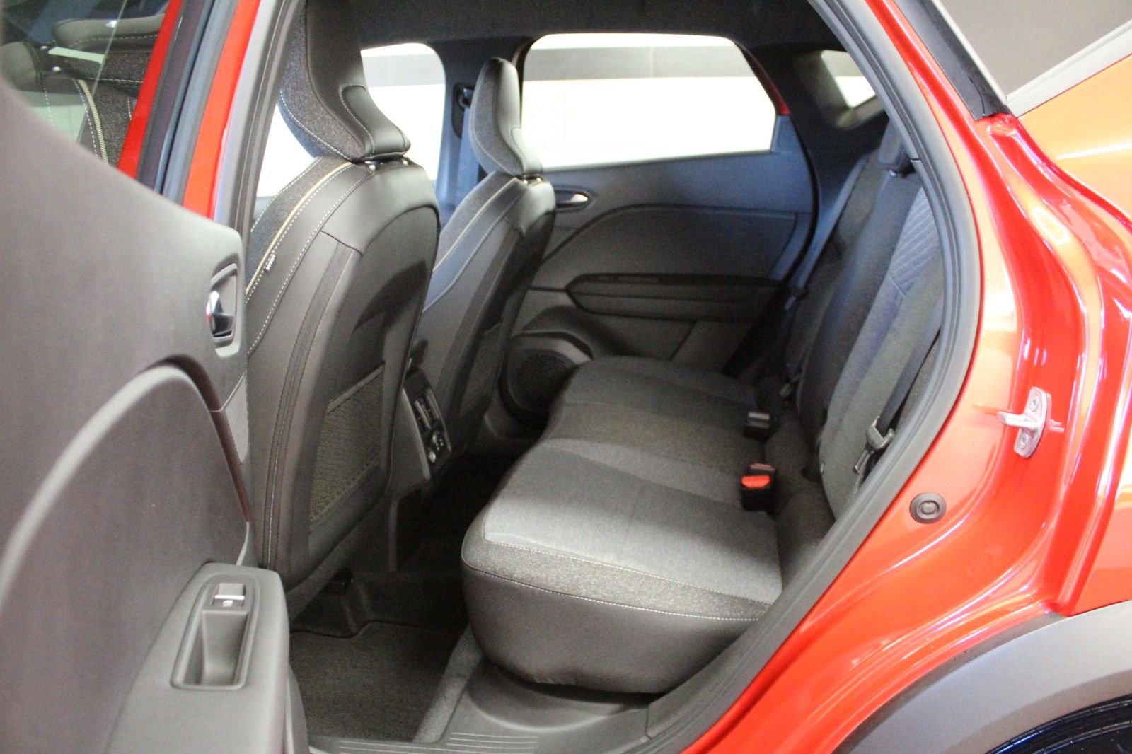 Fahrzeugabbildung Renault Captur Mild Hybrid 140 Techno *Navi* Sitzhzg*