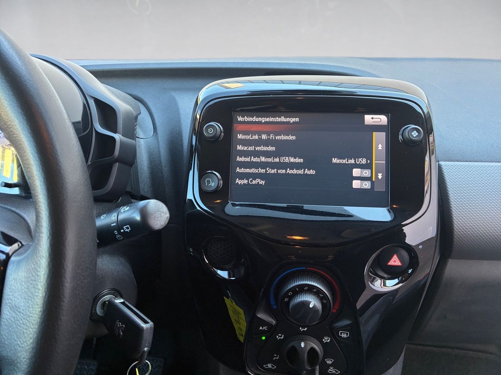 Fahrzeugabbildung Peugeot 108 1.0 VTi Style Klima,Radio,Allwetterreifen