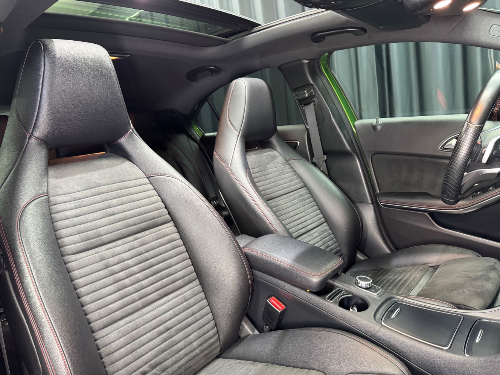 Fahrzeugabbildung Mercedes-Benz A 220 4Matic|7G-AUTOMATIK|PANO|NIGHT-PAKET|AMG|