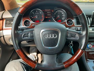 Audi A8 - 7