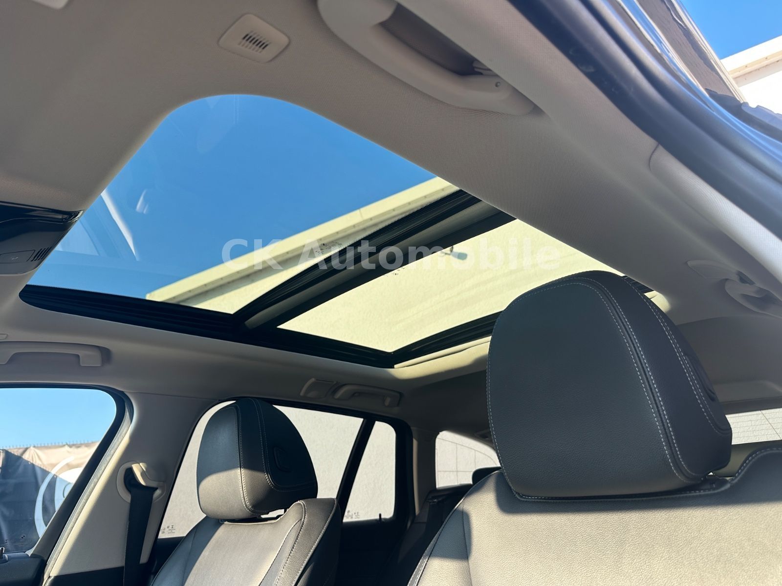 Fahrzeugabbildung BMW 320dxDrive Touring Sport-Line/Laser/Pano/ACC/AHK