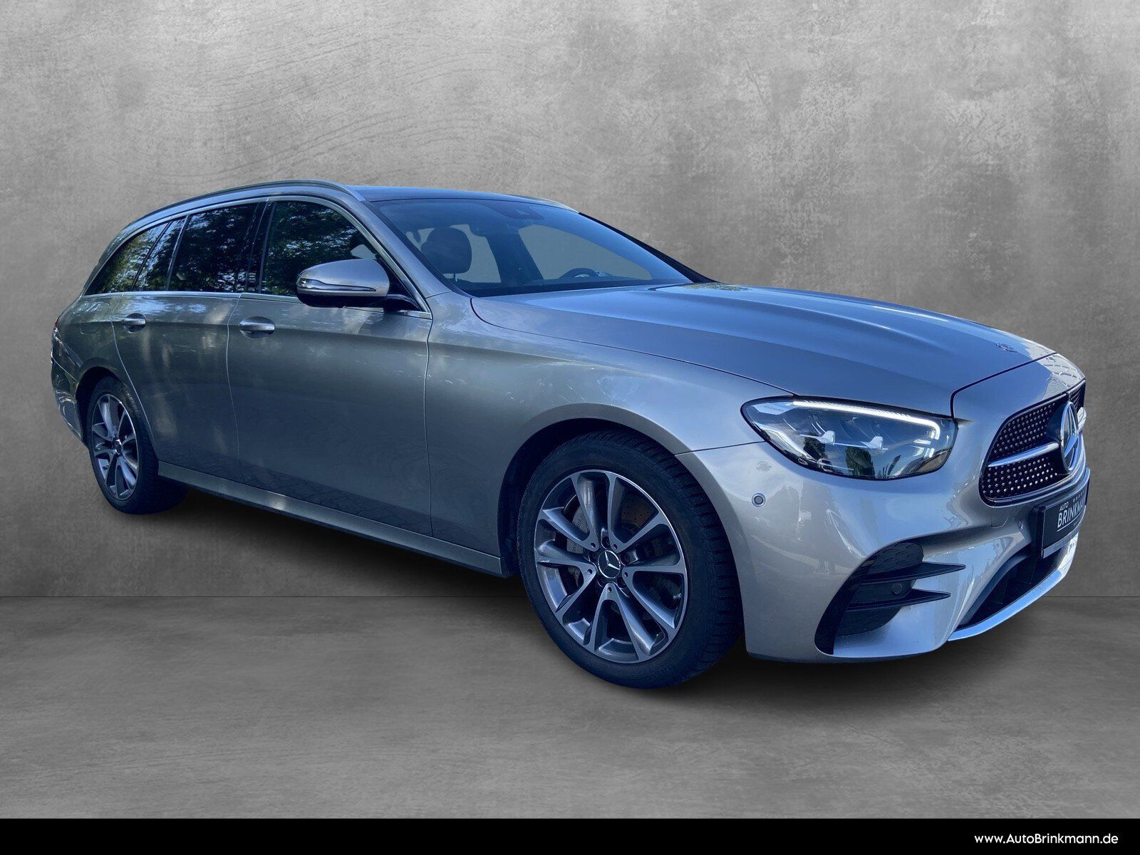 Mercedes-Benz E 300 d 4MATIC T-Modell AMG Line Exterieur LED foto 2