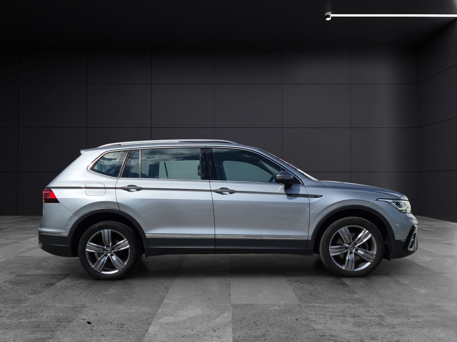 Fahrzeugabbildung Volkswagen Tiguan Allspace TSI Elegance DSG 4M Matrix Navi