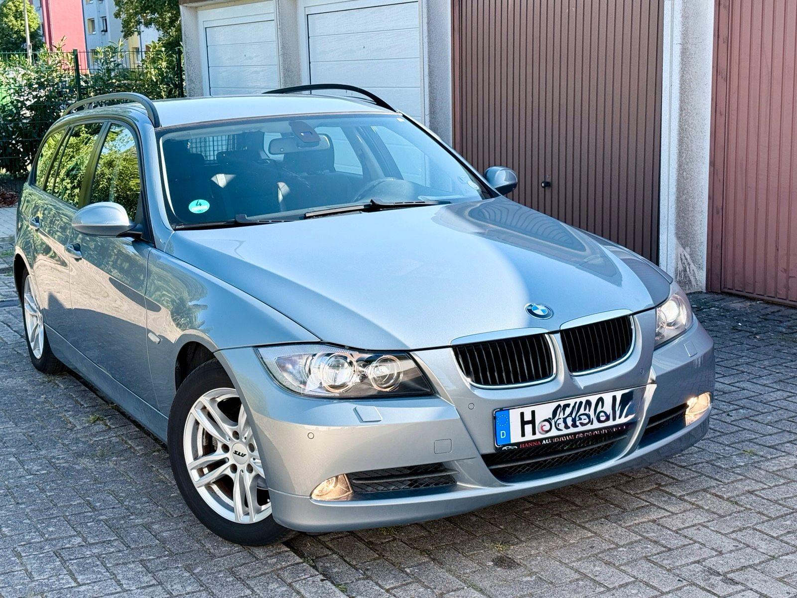 BMW 320 2006 — interior