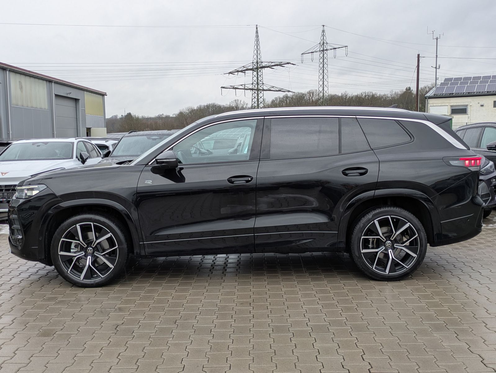 Fahrzeugabbildung Volkswagen Tayron 2.0 TDI 4M R-Line 7Si*MATRIX*AHK*PANO*HUD