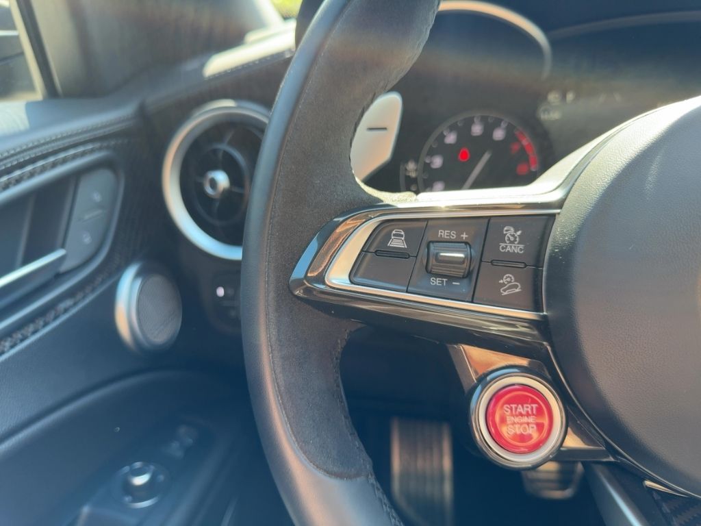 Fahrzeugabbildung Alfa Romeo Stelvio Quadrifoglio