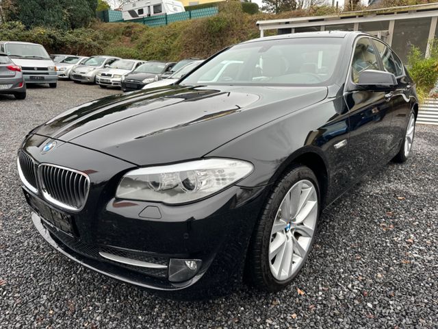 BMW 520d  1HAND * LEDER * NAVI *XENON* SCHDACH*