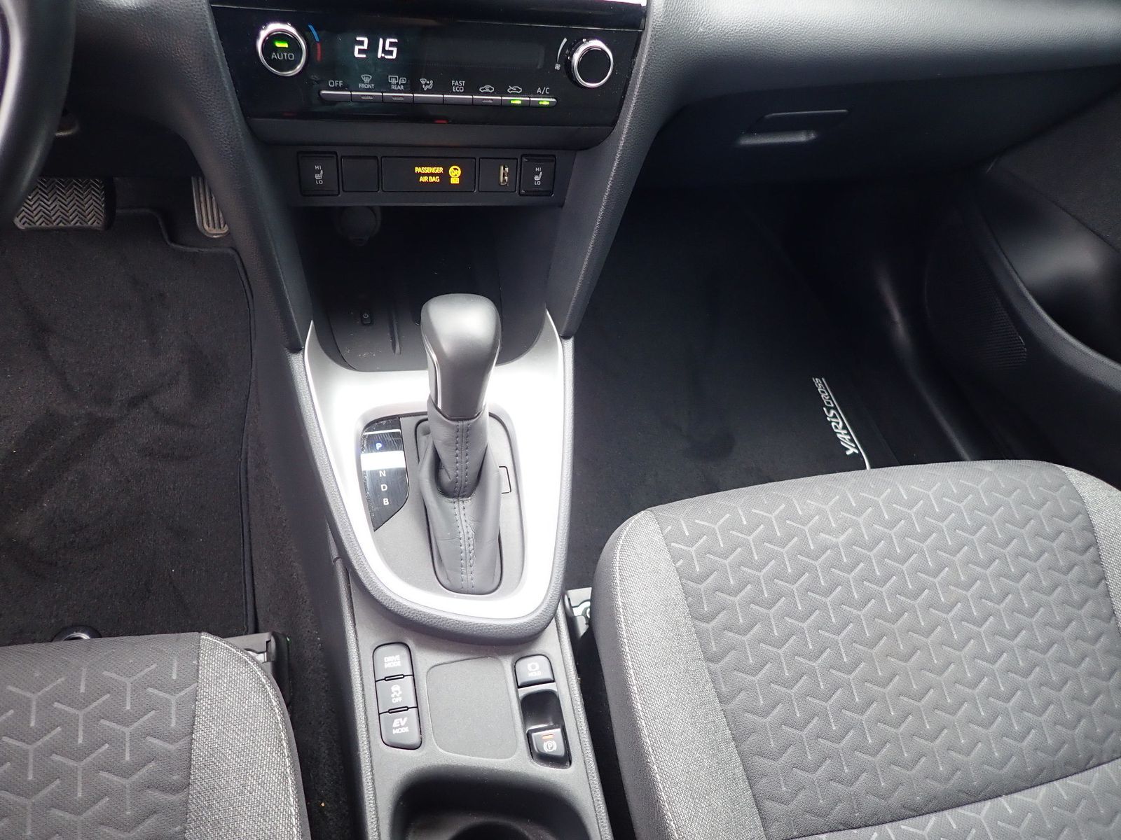 Fahrzeugabbildung Toyota Yaris Cross Hybrid FWD Team Deutschland
