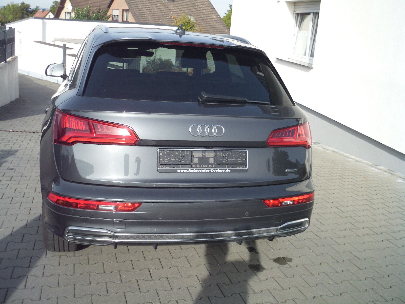 Fahrzeugabbildung Audi Q5 40 TDI quattro sport/S-Line/HeadUP