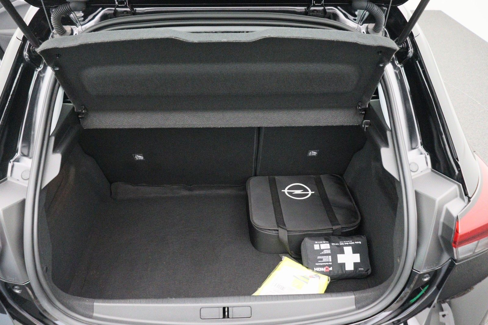 Fahrzeugabbildung Opel Zafira C 1.4 Tourer Active NAVI SHZ 7-Sitzer