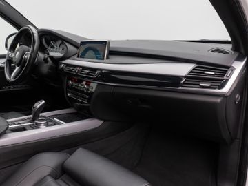 Fahrzeugabbildung BMW X5 xD40d M Sport Kamera Panorama HUD DAB H/K AHK