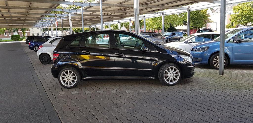 Mercedes-Benz B 200
