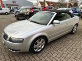 Audi A4 Cabriolet 2.4/AUTOM/KLIMAA/SHZ/LMF - Audi A4 mit Benzin-Antrieb: Cabrio