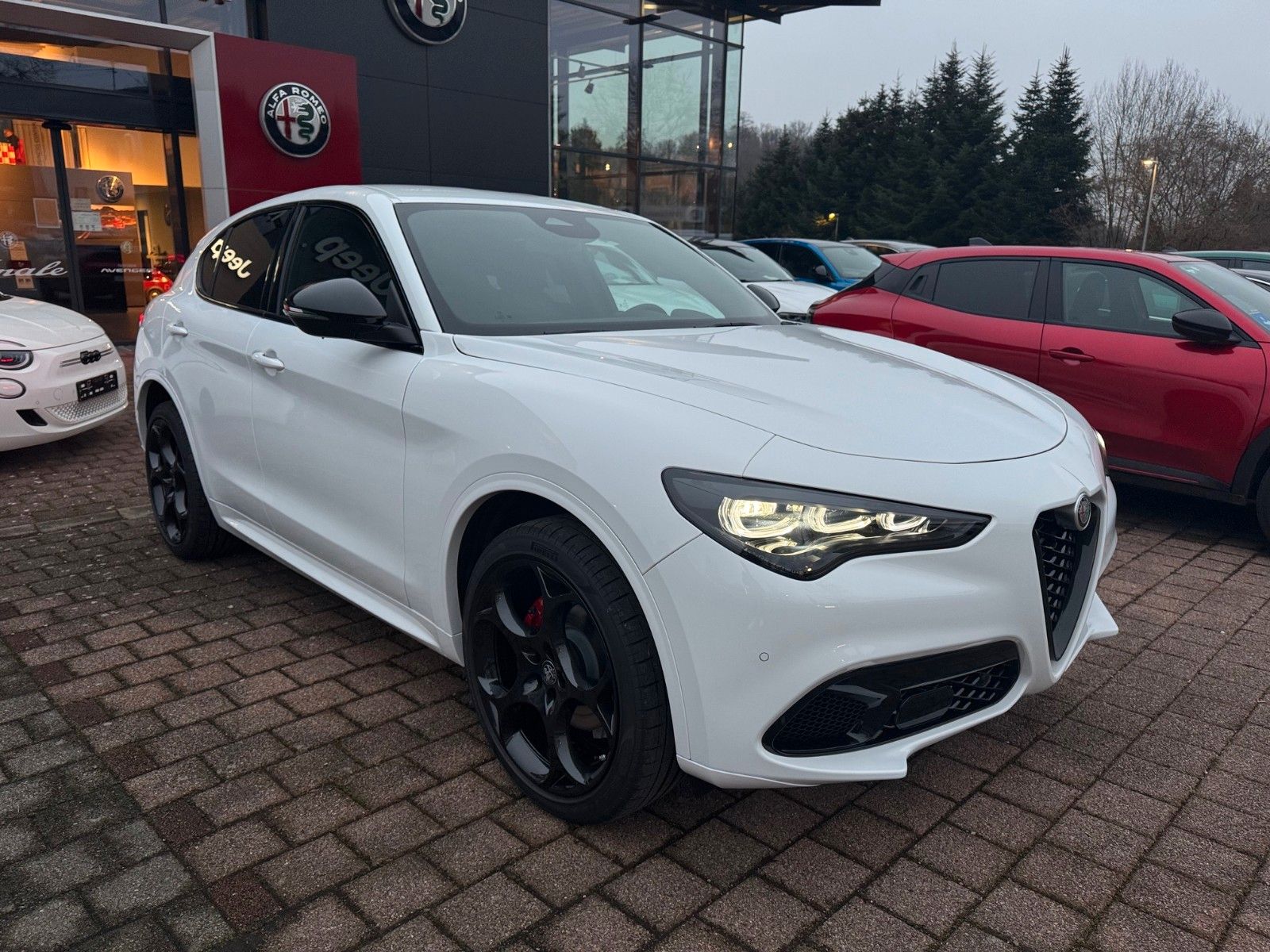 Fahrzeugabbildung Alfa Romeo Stelvio TRIBUTO ITALIANO 280PS Q4 NAVI KAMERA