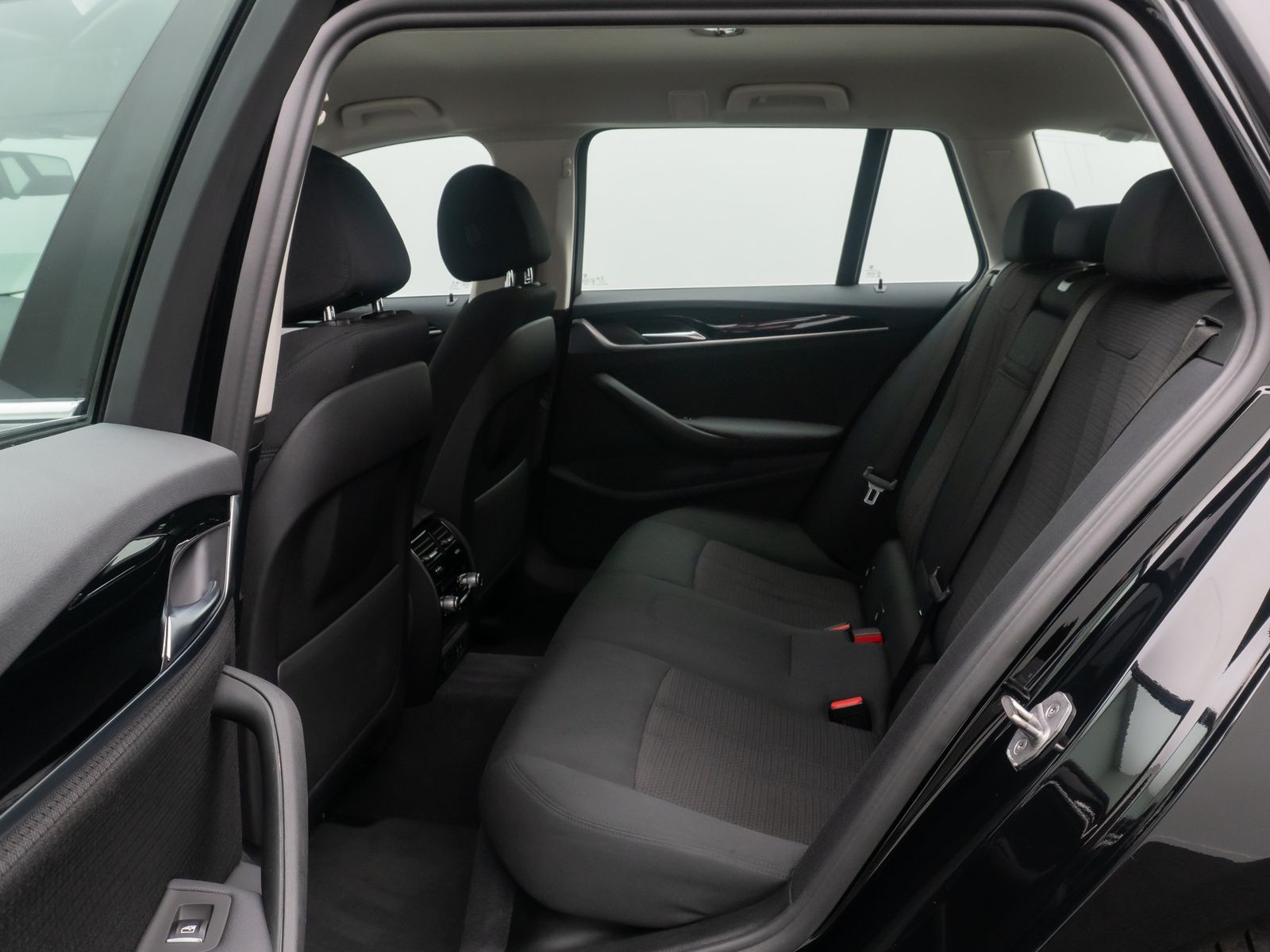 Fahrzeugabbildung BMW 530e MSportlenk Alarm DAB Kamera 4xKlima 18Zoll