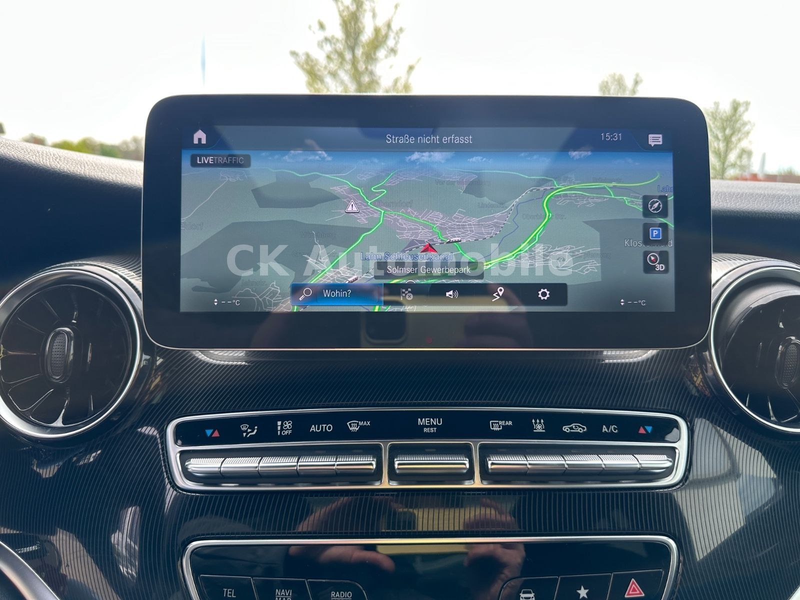 Fahrzeugabbildung Mercedes-Benz V300d EDITION 4Matic AMG-Line/7 Sitze/Pano/LED