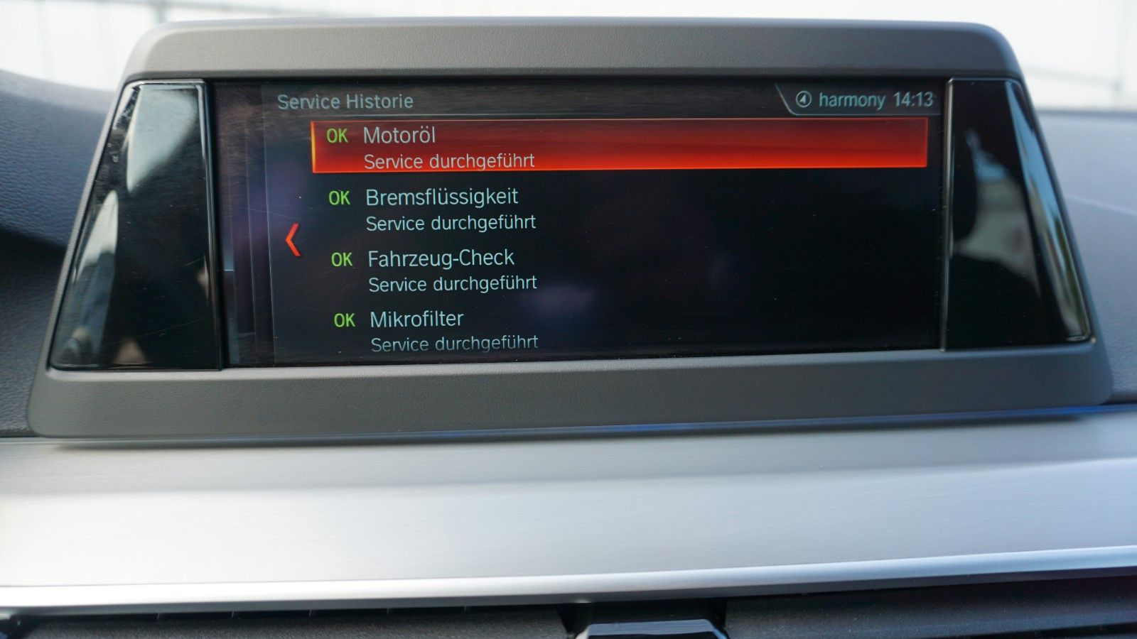 Fahrzeugabbildung BMW 520d xDrive Touring M Sport Navi,LED,Kamera,SH