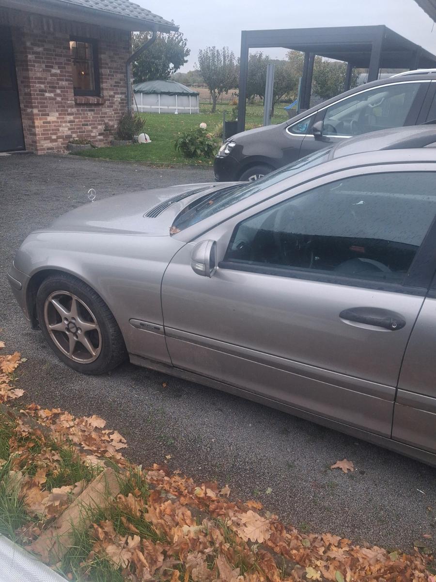 Mercedes-Benz C220 2005 — photo 5