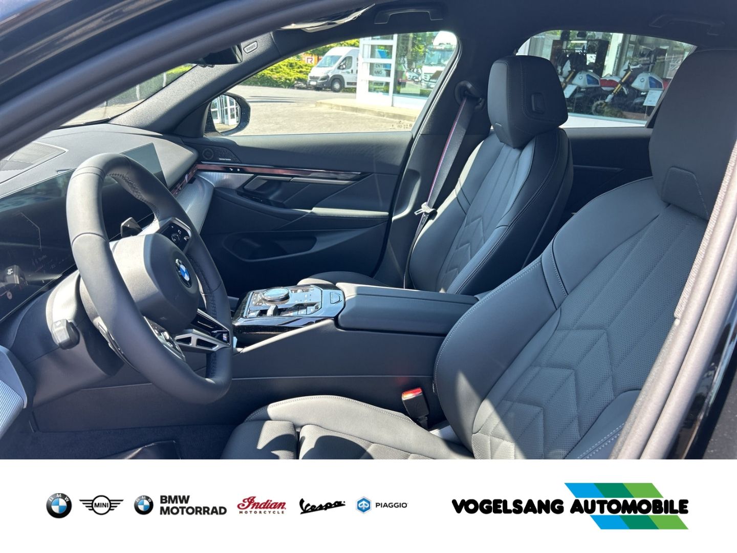 Fahrzeugabbildung BMW 520 i M Sport I Park-Assistent Sportpaket HUD AH